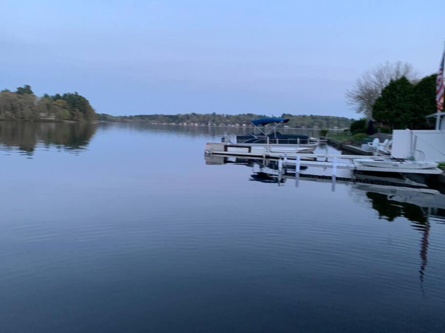 Lake Attitash Waterfront W/ Private Dock エイムズベリー エクステリア 写真