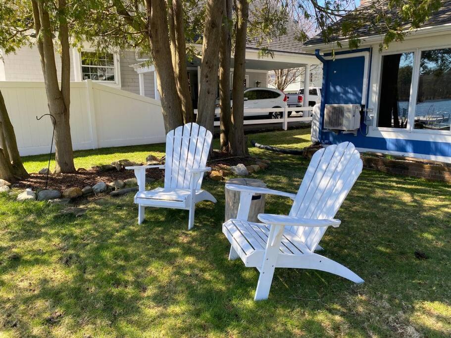 Lake Attitash Waterfront W/ Private Dock エイムズベリー エクステリア 写真